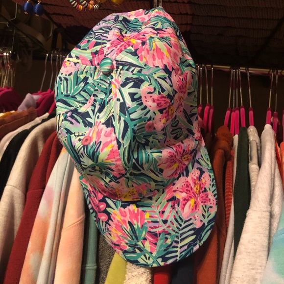 Lilly Pulitzer Accessories - NWT Lilly Pulitzer Slathouse Soirée runaround hat